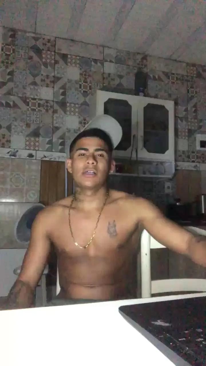 Offline MARENTO23CMM on Cam4