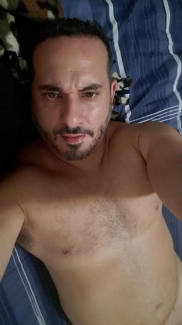 Offline mariosito on Cam4