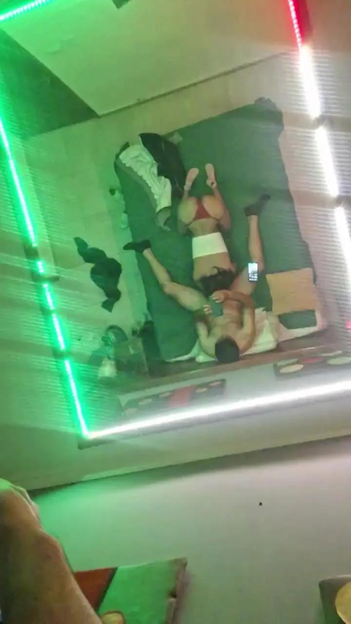 Offline Martiinhub69 on Cam4