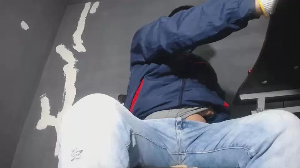 Offline master_bigcock1 on Cam4