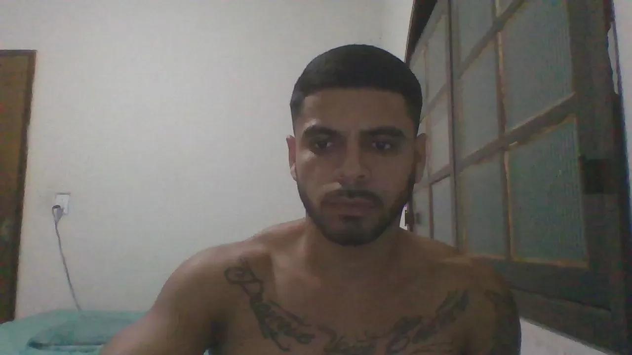 Offline MauricioFrt33 on Cam4