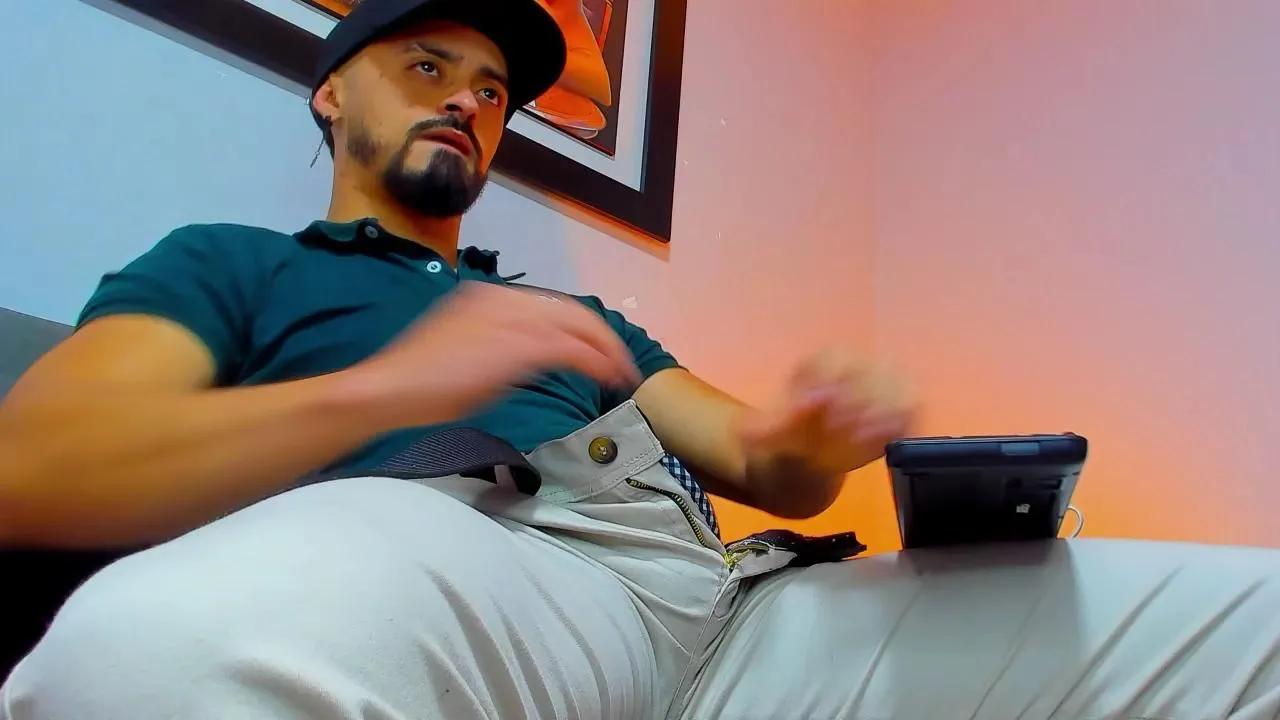 Offline Maximus_Sr on Cam4