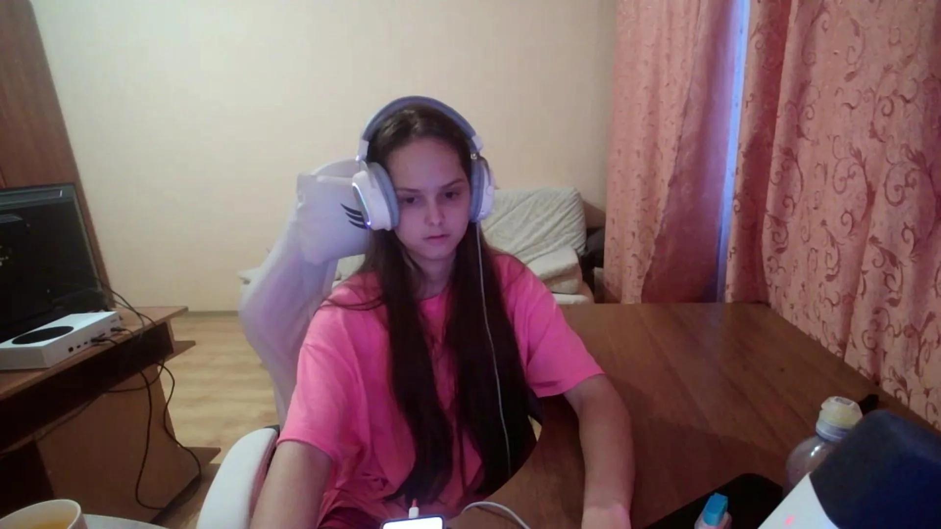 Offline MayeVanlith on Cam4