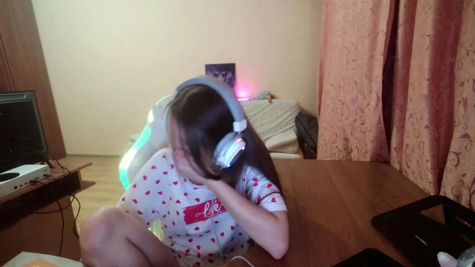 Offline MayeVanlith on Cam4