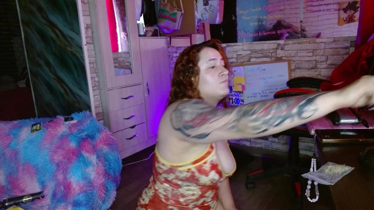 Offline meg4n_foxxx on Cam4