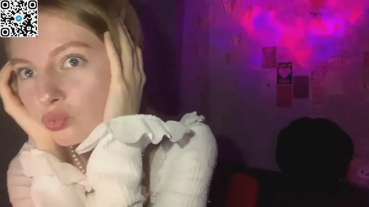 Offline MildredBoschee on Cam4