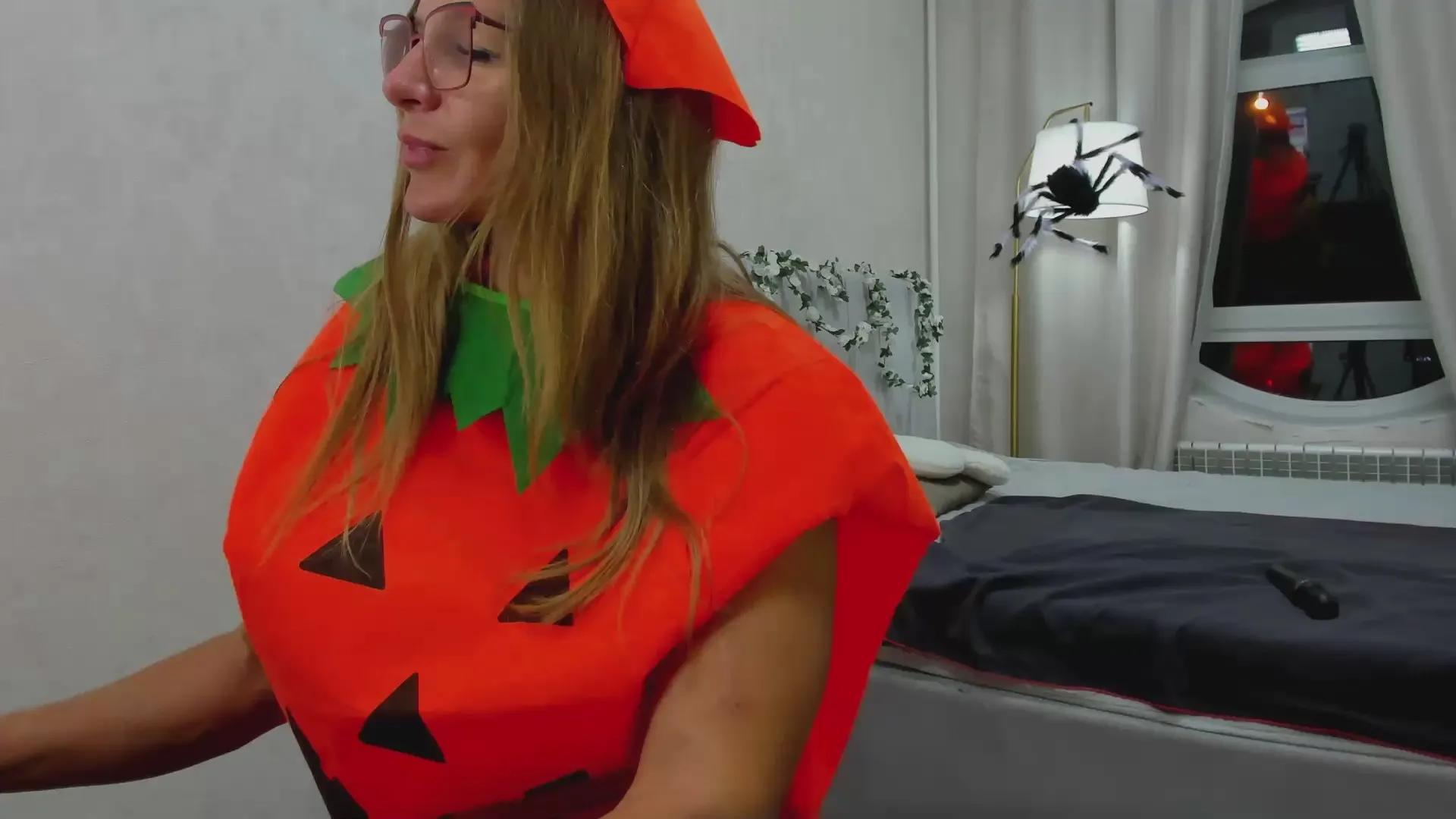 Offline Milf_Tea on Cam4