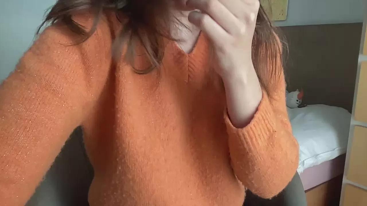 Offline monella2004 on Cam4