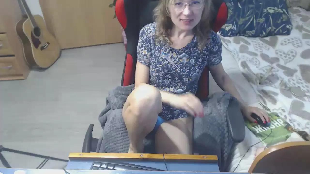 Offline MystikLoly on Cam4