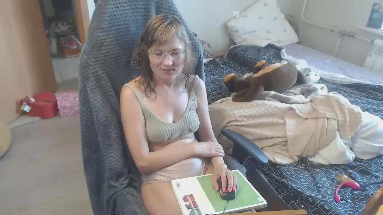 Offline MystikLoly on Cam4