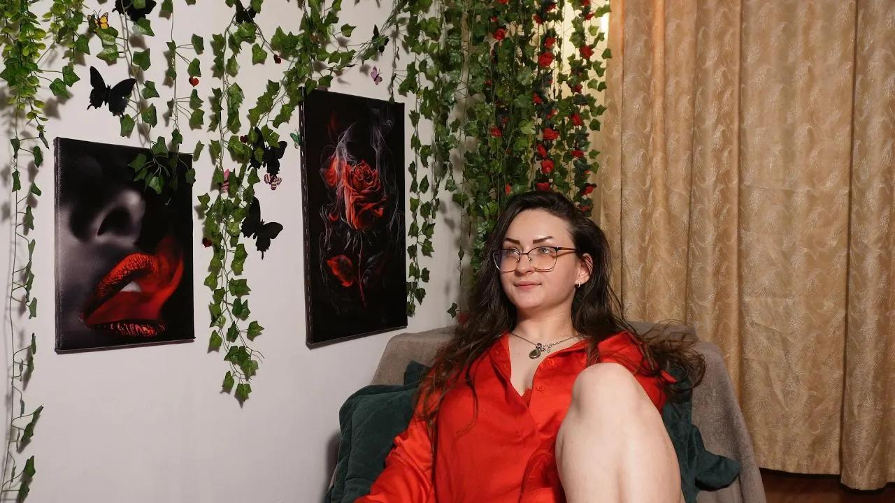 Offline NaughtYHomemadE on Cam4