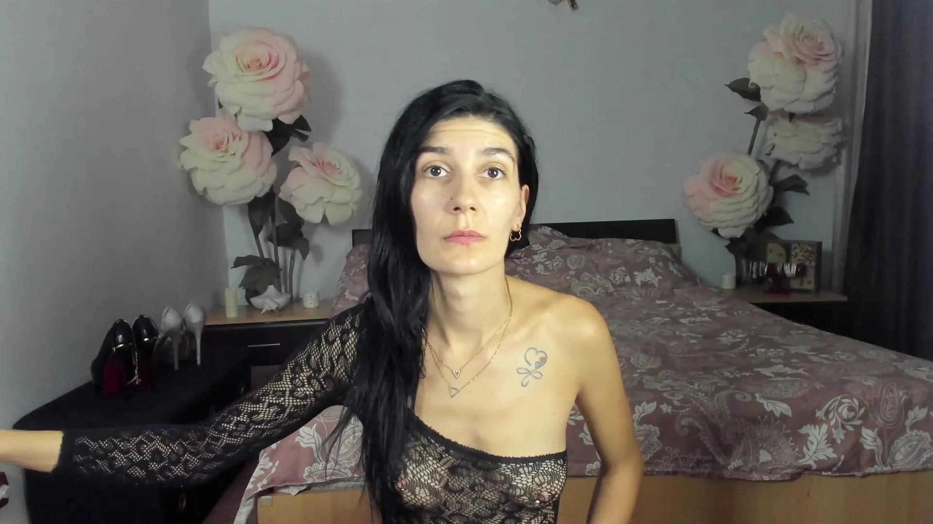 Offline Naughtylov3 on Cam4