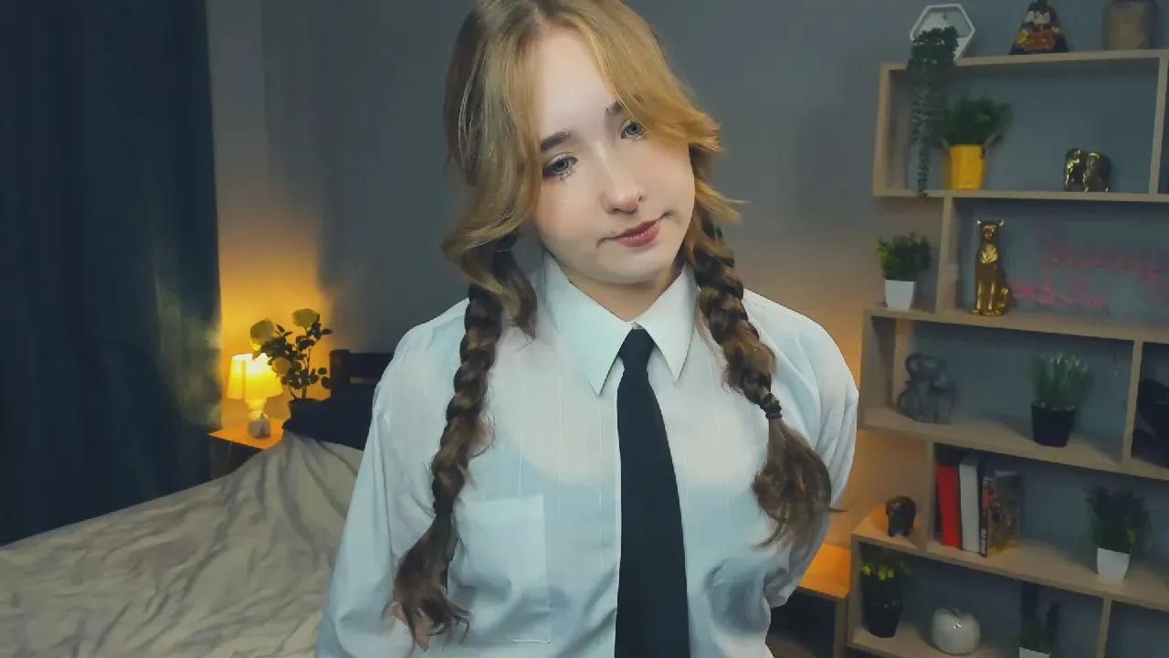 NenitaGoularte —  #schoolgirl #masturbation #squirt #pussy #striptease #pee #gamer
