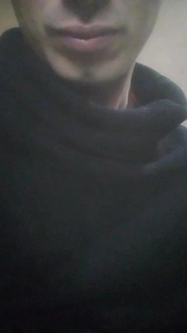 Offline nico202490gcom2 on Cam4