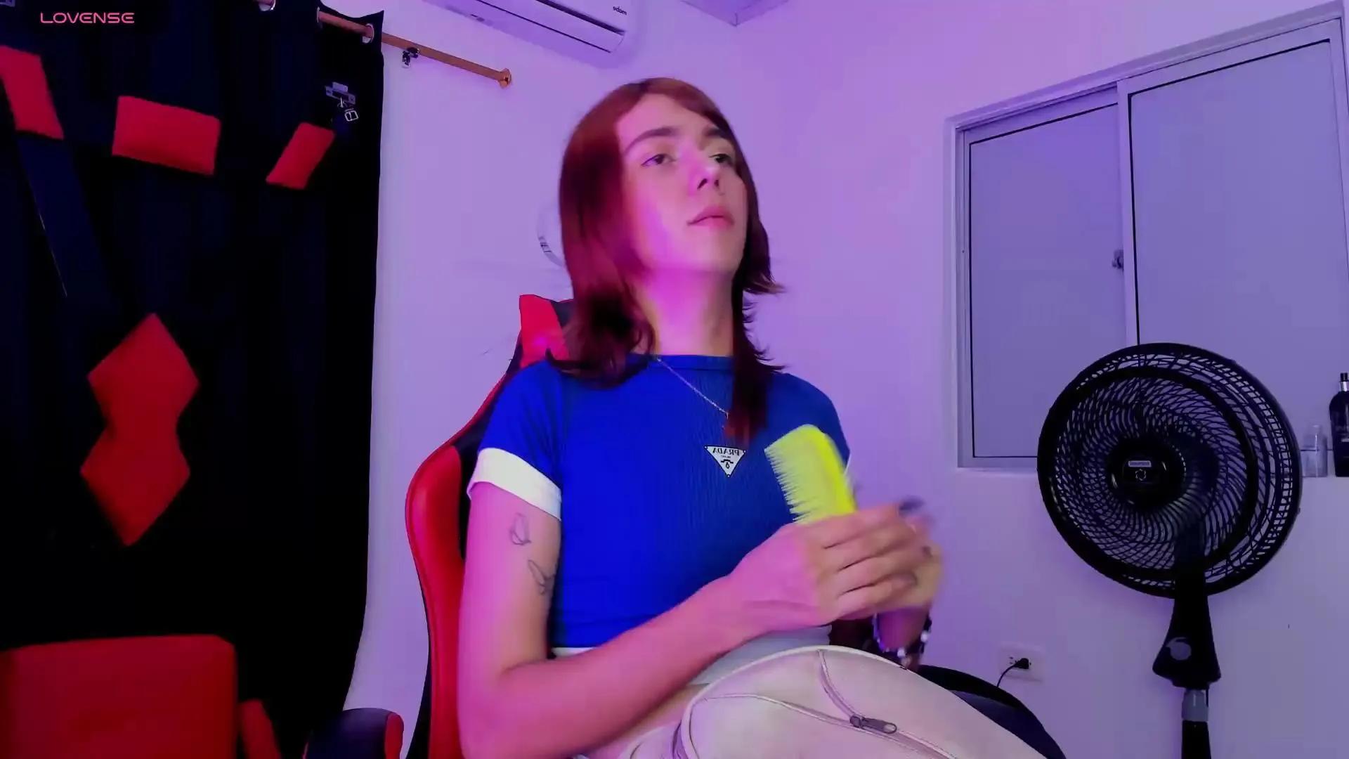 Offline Nicol_TransGirl on Cam4