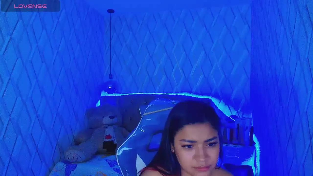 Offline Nicolletaylor on Cam4