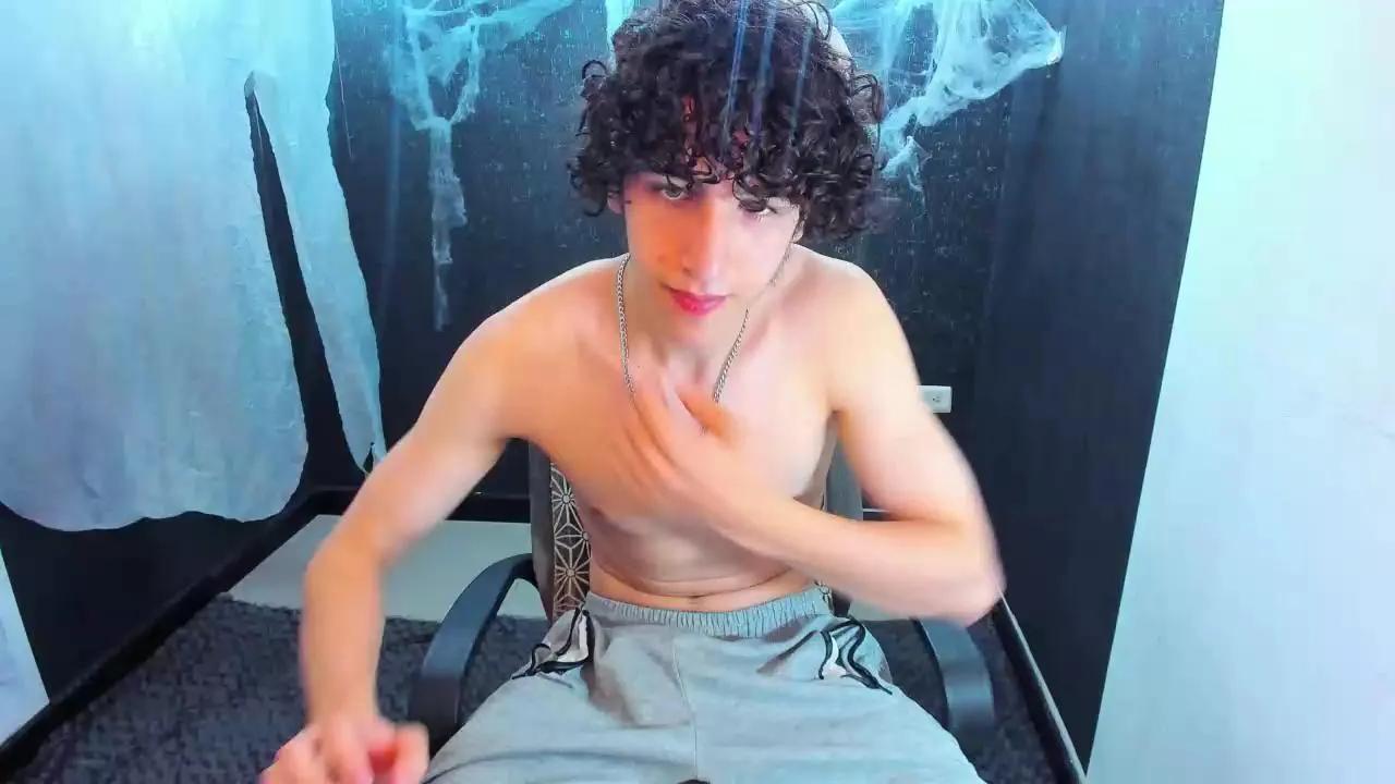 Offline Noah_Sokolov on Cam4