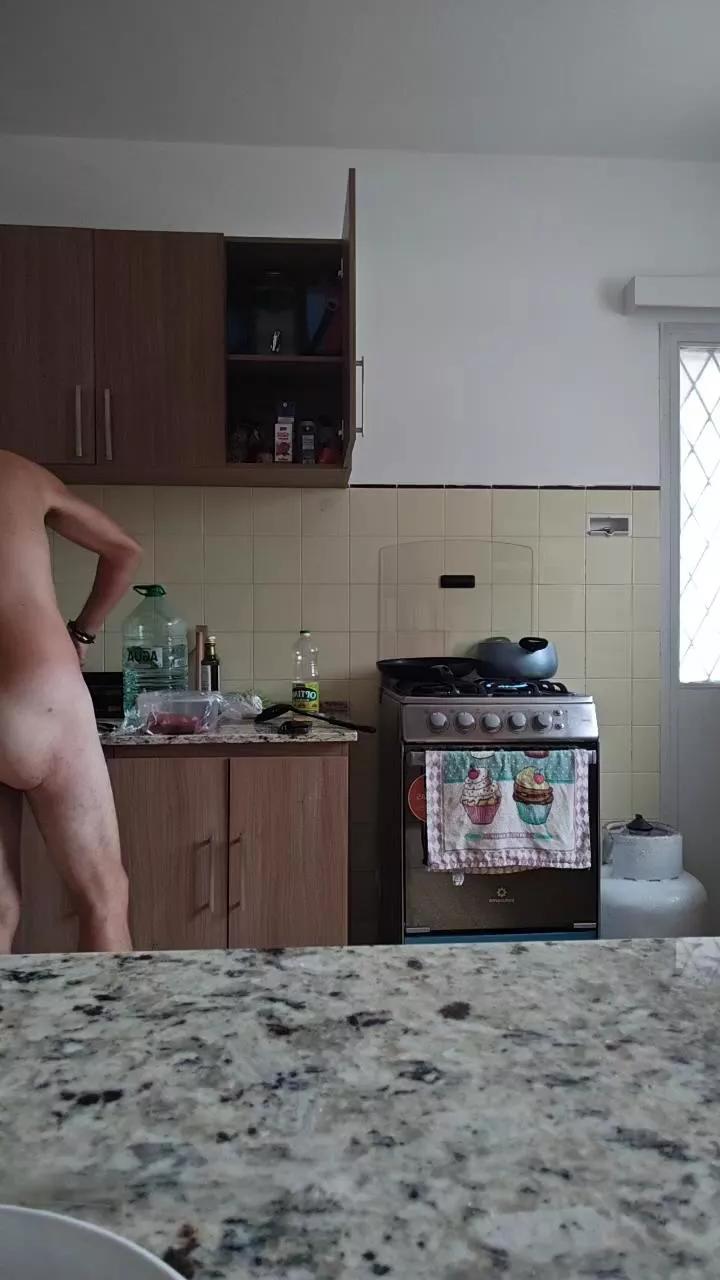 Offline nudist_peter on Cam4