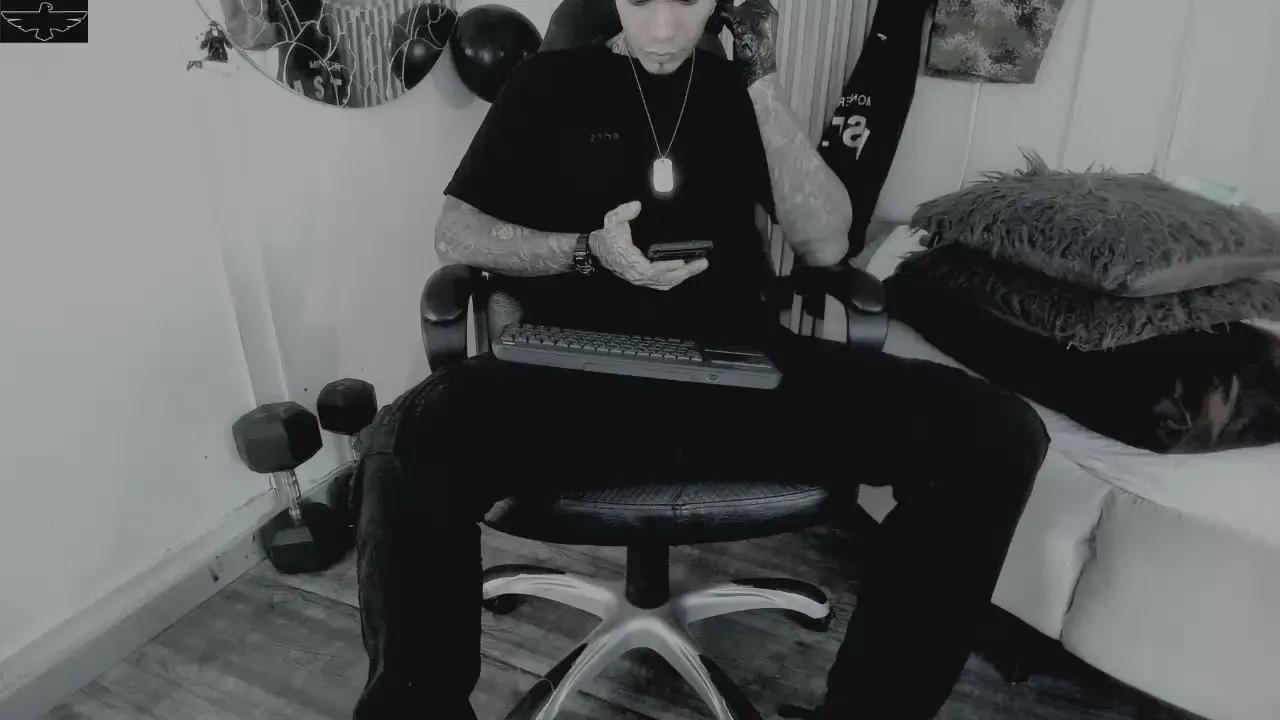 Offline onceagain97 on Cam4