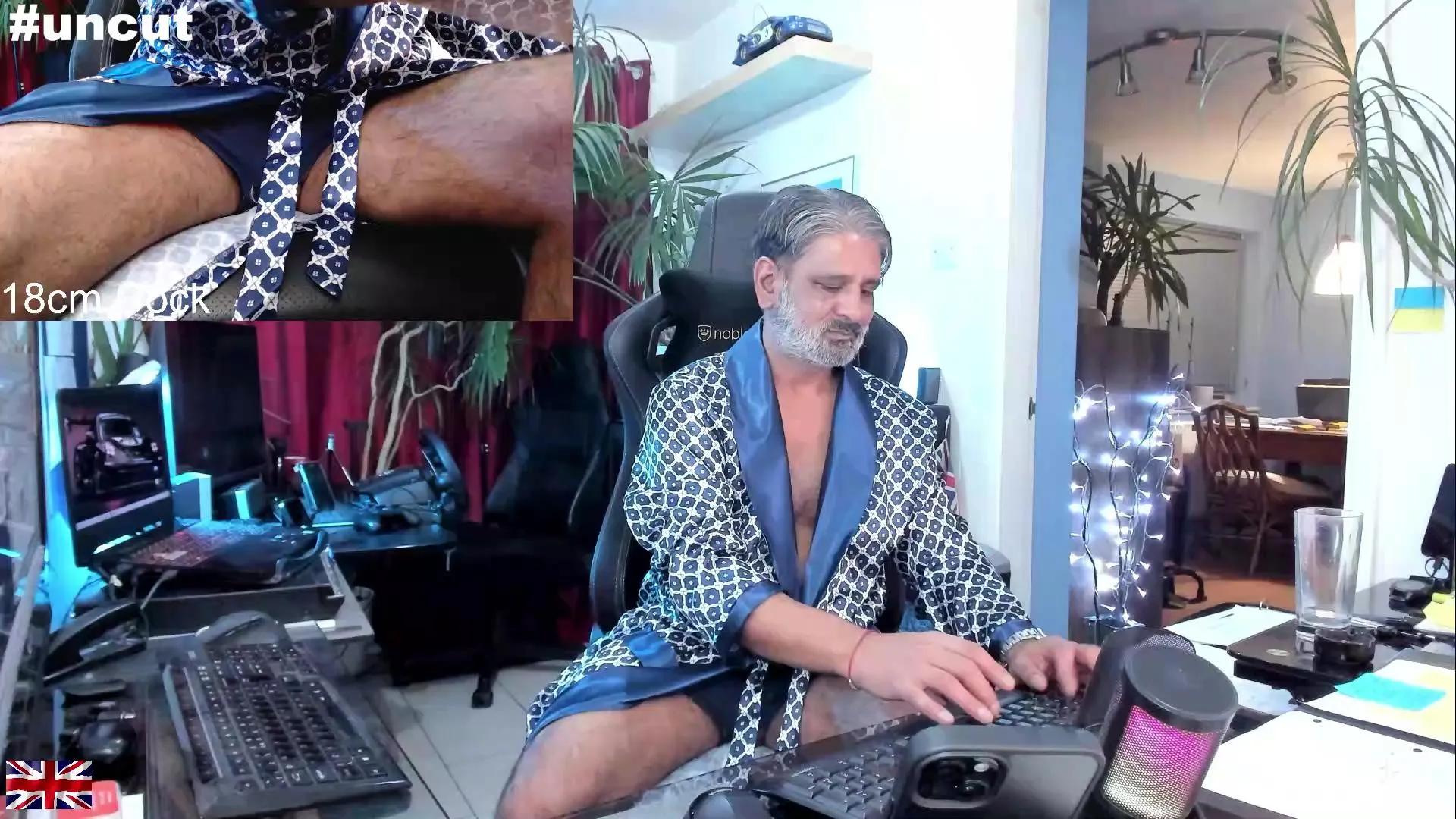 Freechat OnlineBossUK on Cam4