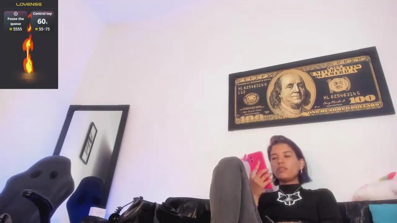 Freechat orianaasaenz on Cam4