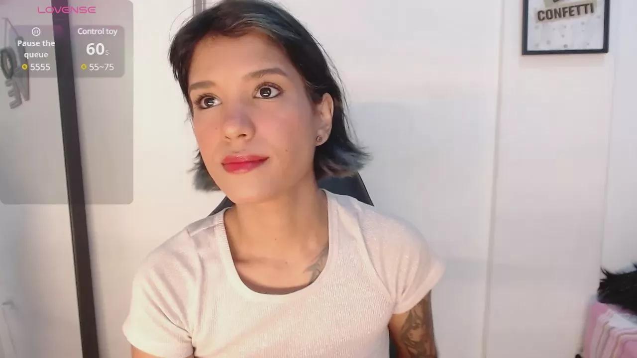 Freechat orianaasaenz on Cam4