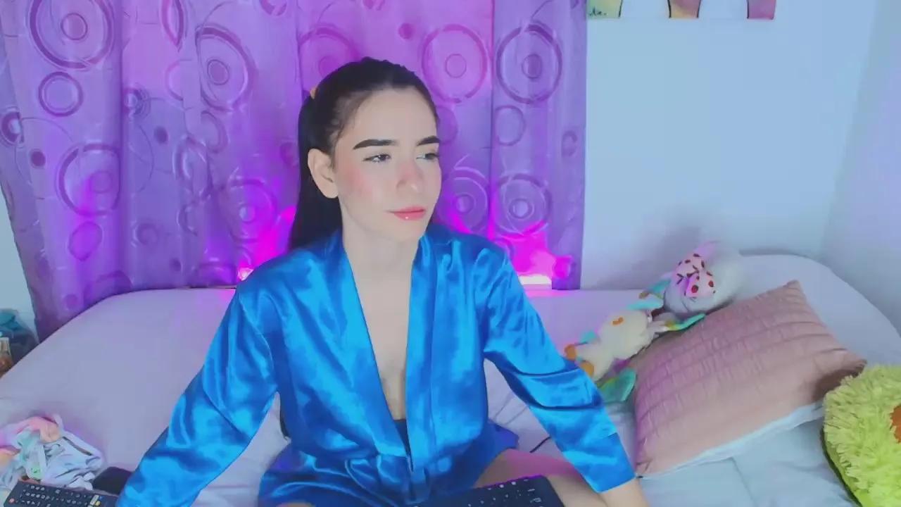 Offline PeachRose_ on Cam4