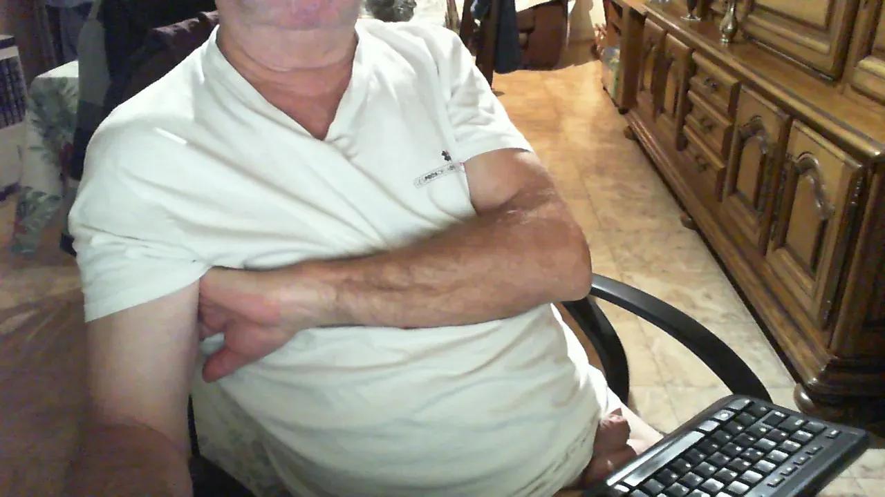 Offline peinpein74 on Cam4