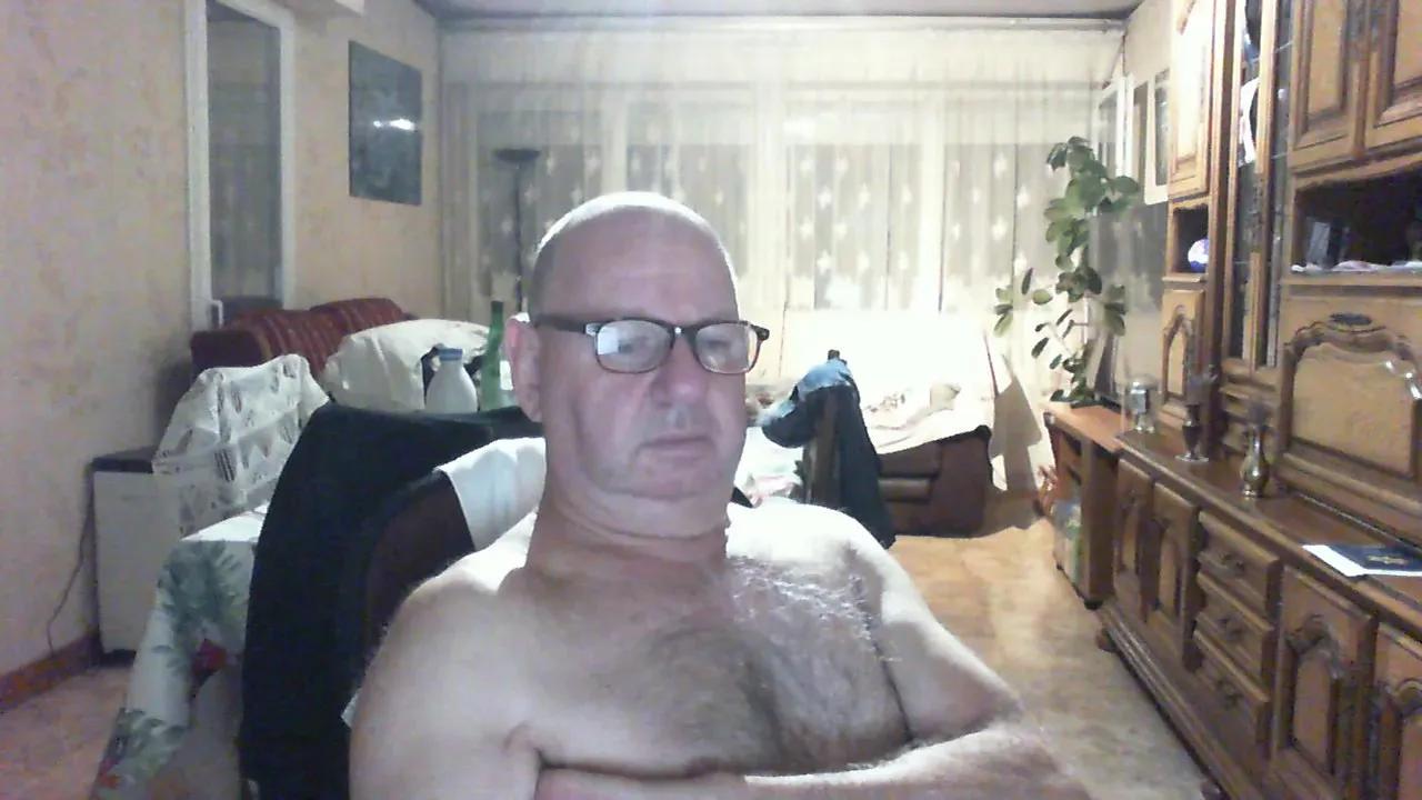 Offline peinpein74 on Cam4