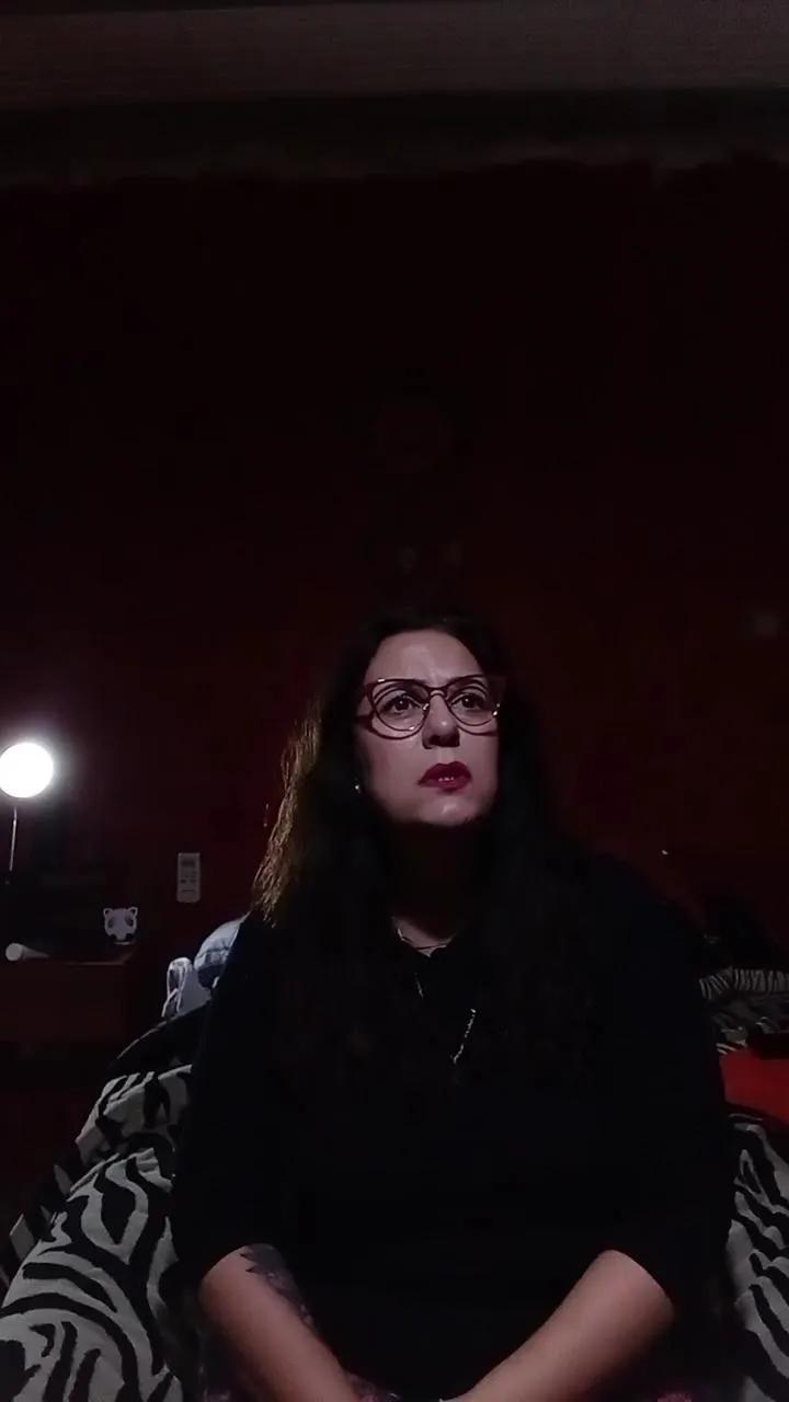 Offline Perradulcee on Cam4