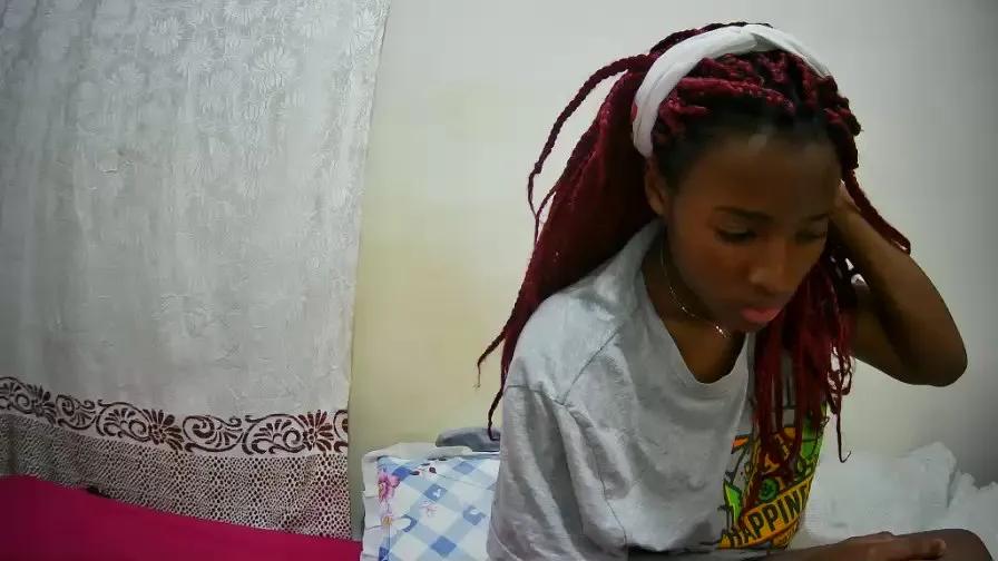 Freechat petitetasha on Cam4