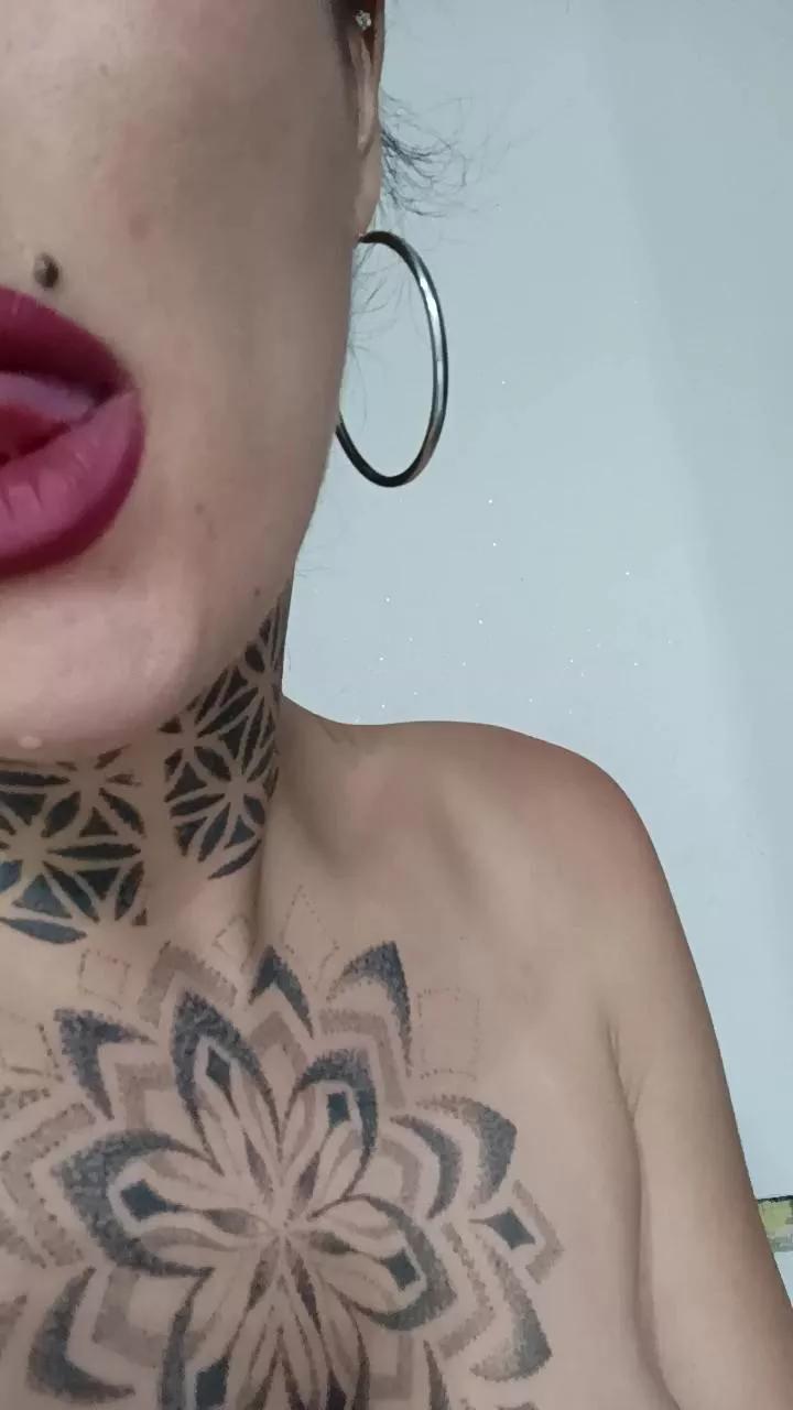 Freechat porcellina181 on Cam4