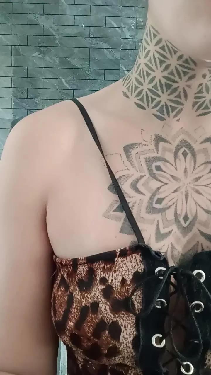 Freechat porcellina181 on Cam4