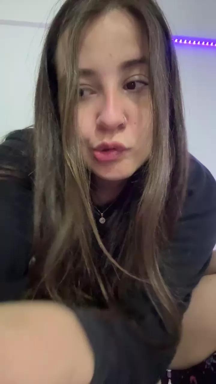 Offline Pradaxxx2 on Cam4