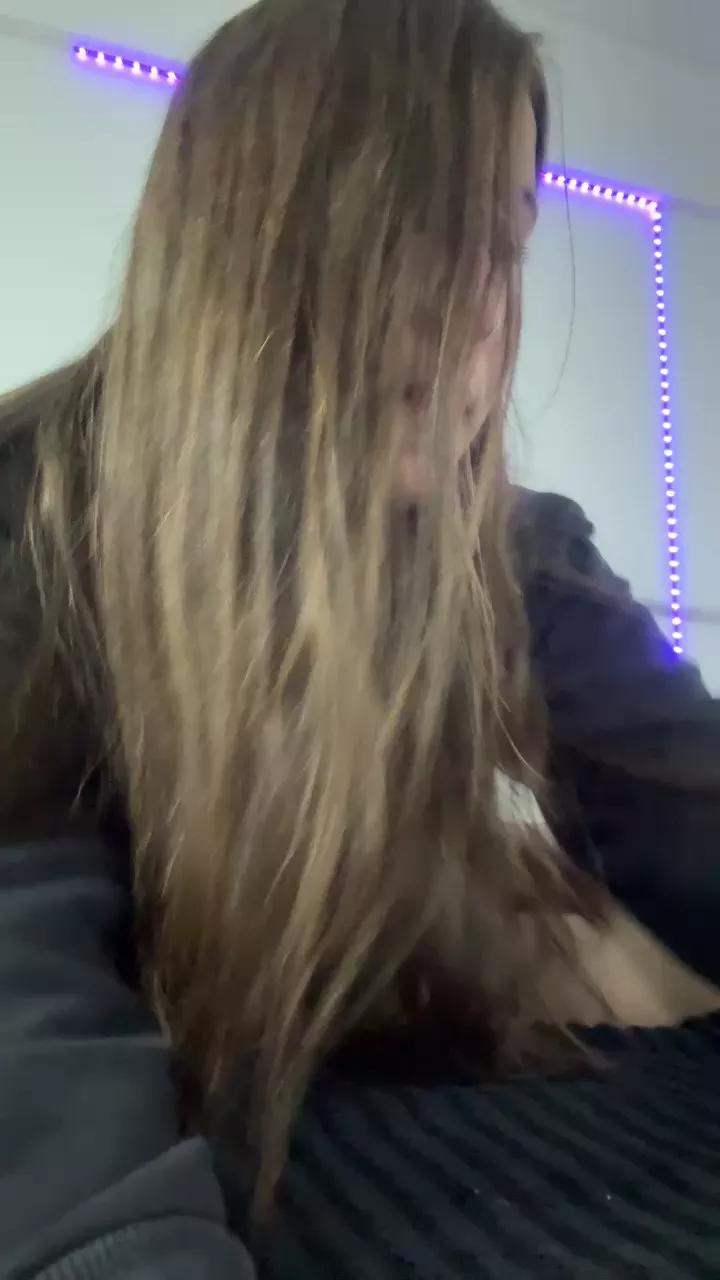 Offline Pradaxxx2 on Cam4