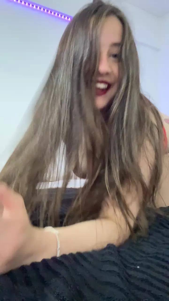 Offline Pradaxxx2 on Cam4