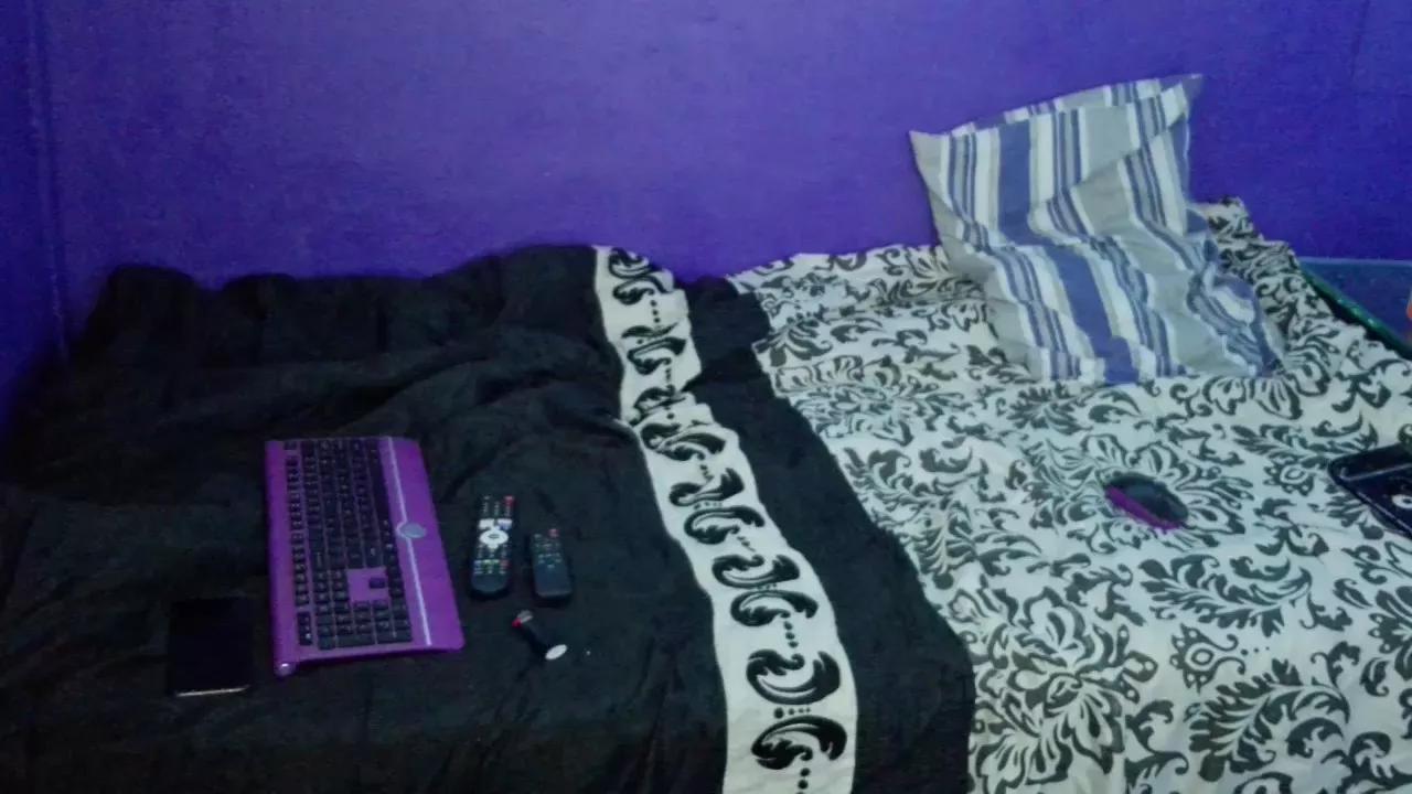 purplediamond79 on Cam4 