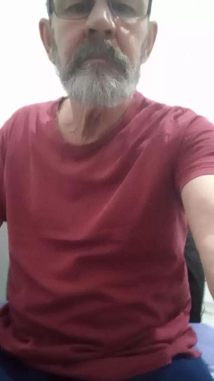 Offline raul4396624 on Cam4