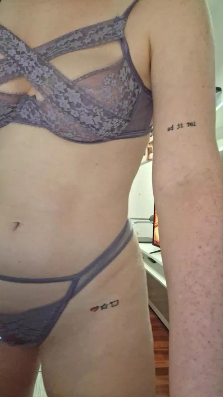 Offline Redheaddol22 on Cam4