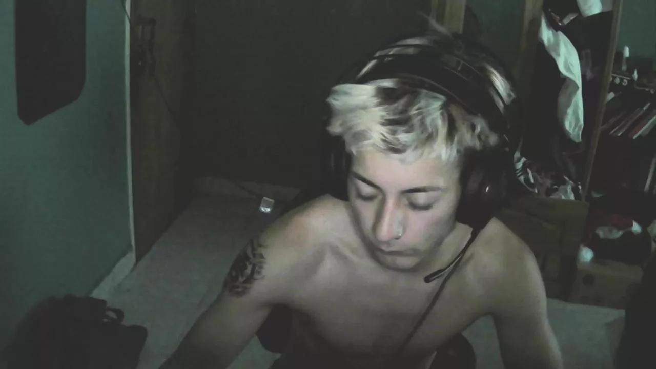 Offline ReyAbsoluto on Cam4