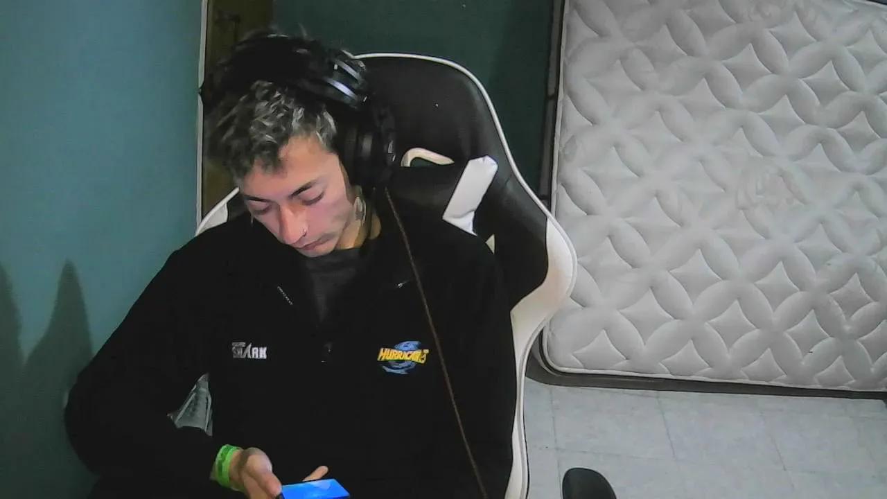 Offline ReyAbsoluto on Cam4