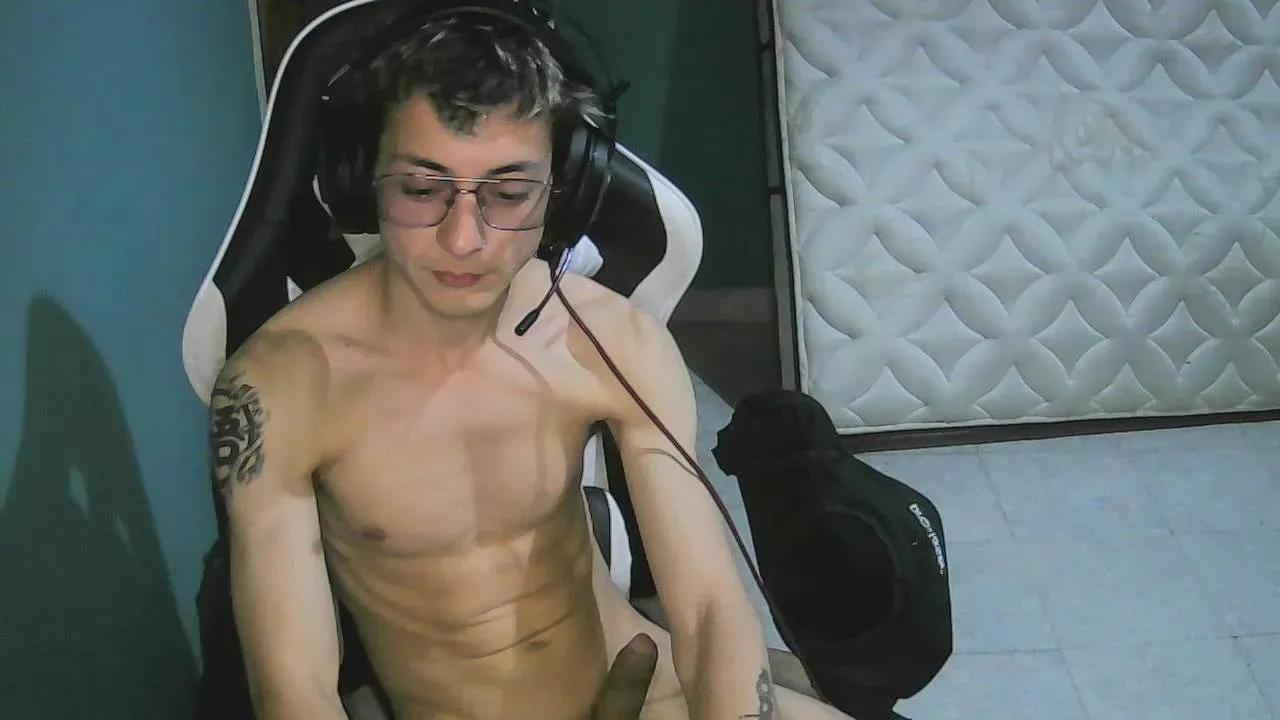 Offline ReyAbsoluto on Cam4