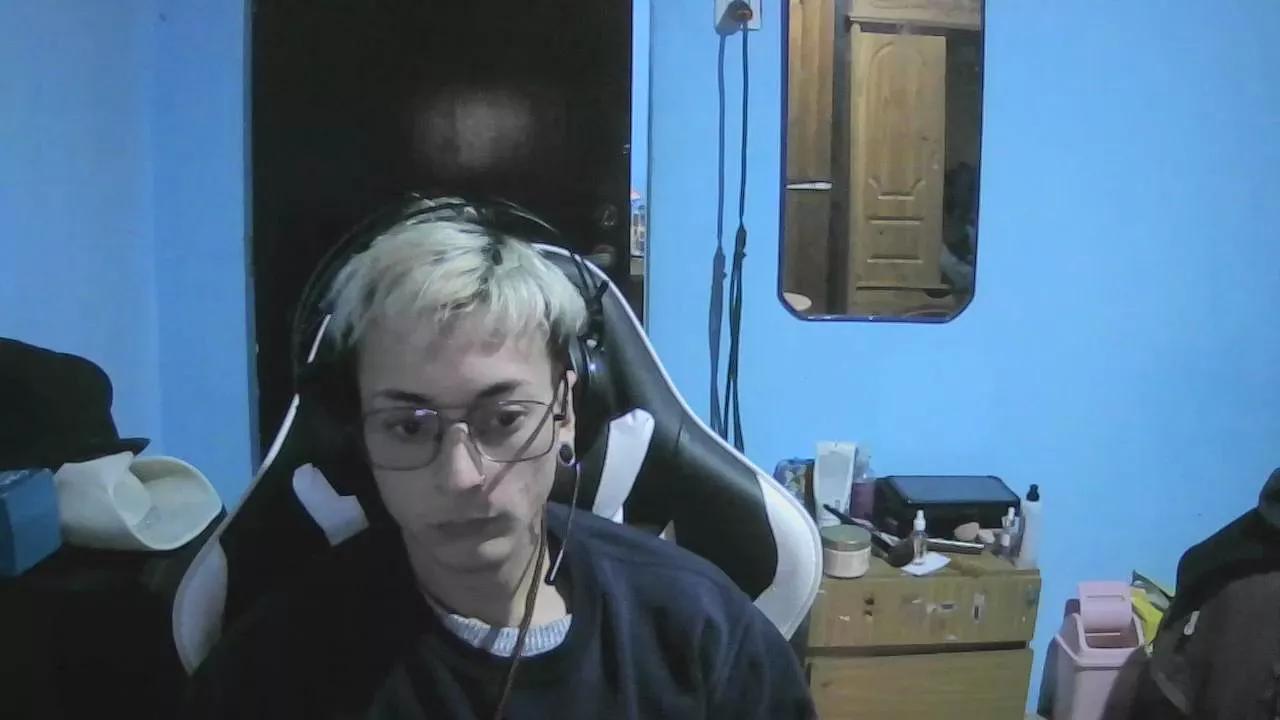 Offline ReyAbsoluto on Cam4