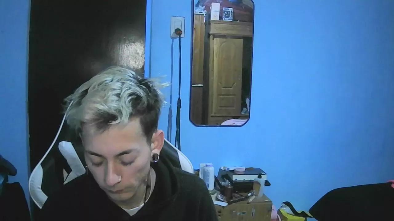 Offline ReyAbsoluto on Cam4