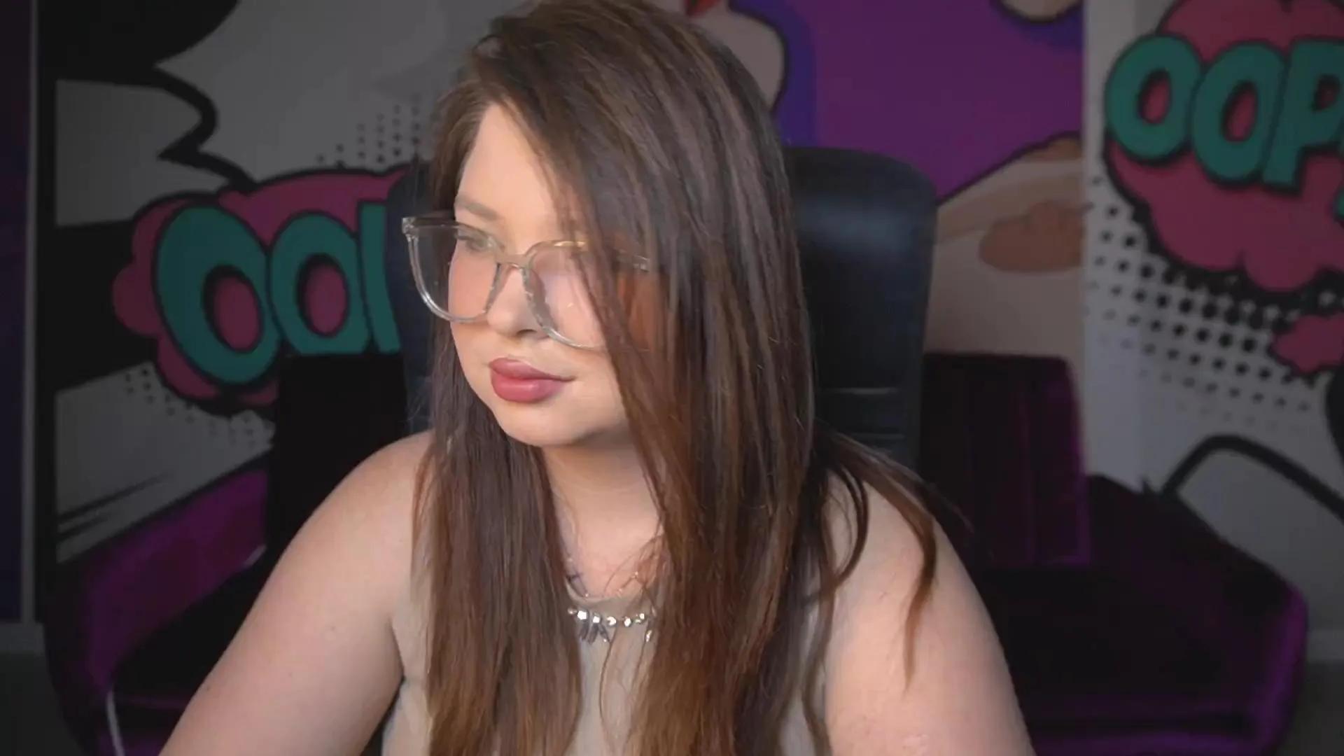 Offline RoseMonroee on Cam4