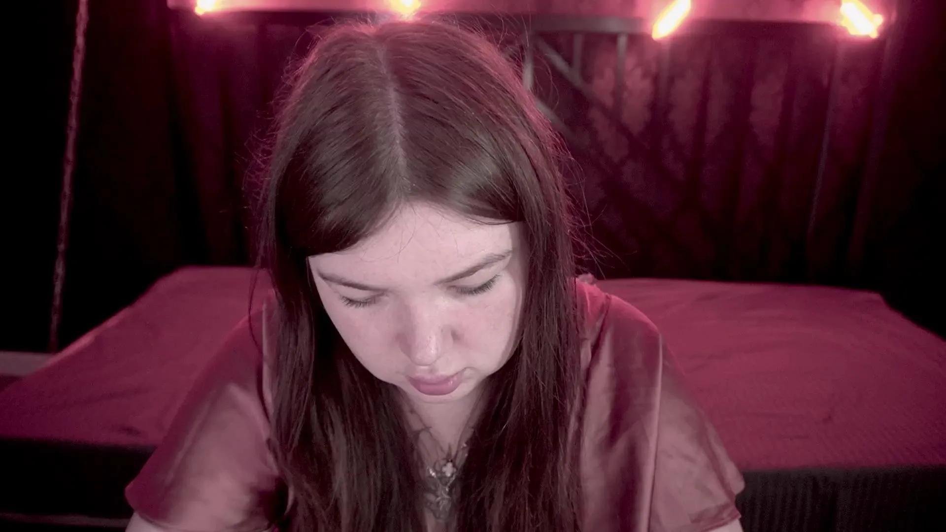 Offline RoseMonroee on Cam4