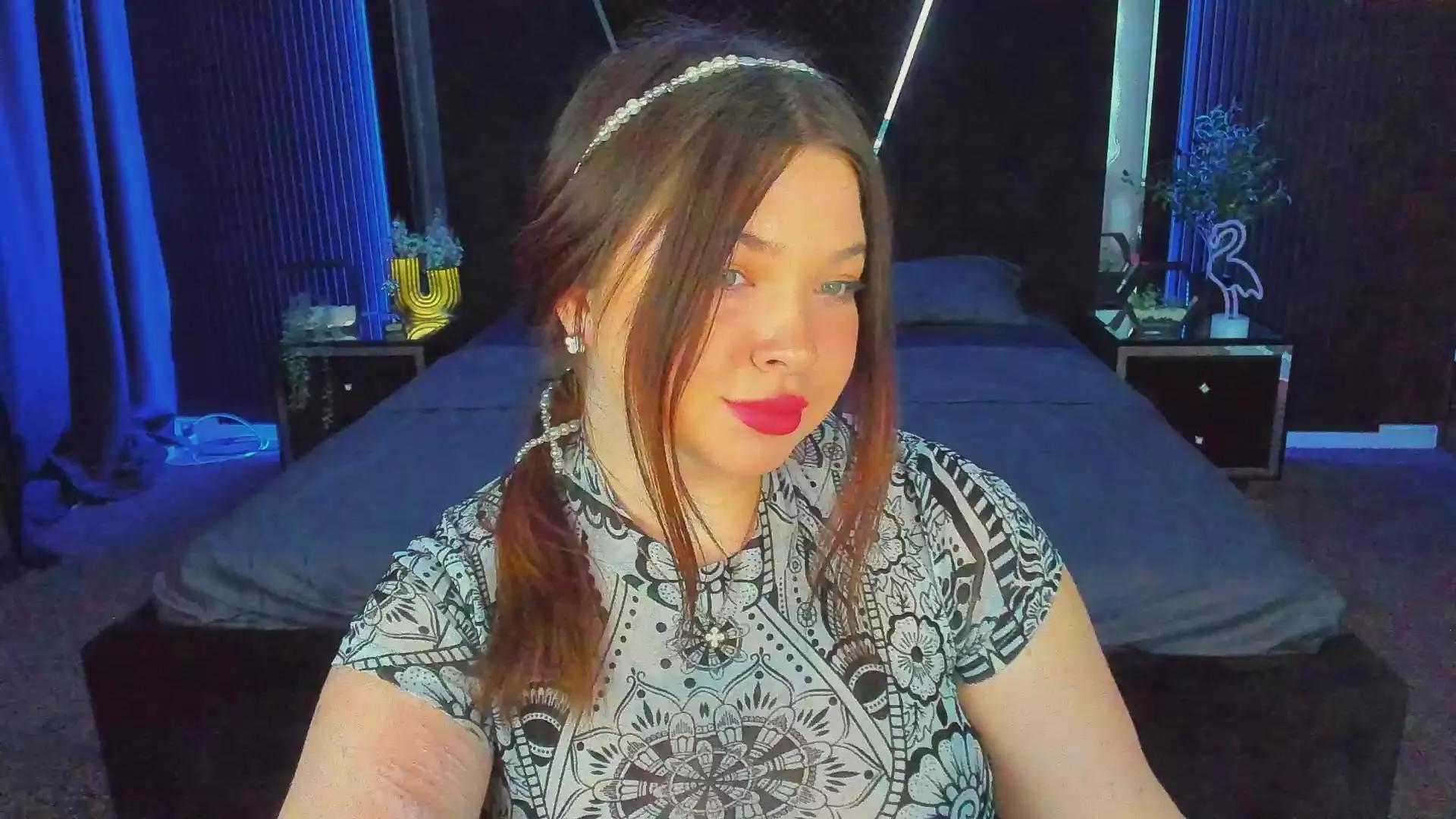 Offline RoseMonroee on Cam4