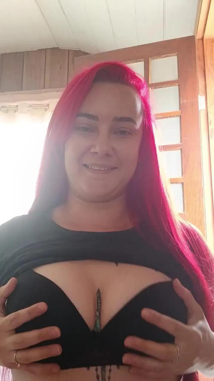 Offline Ruiviinhaah on Cam4