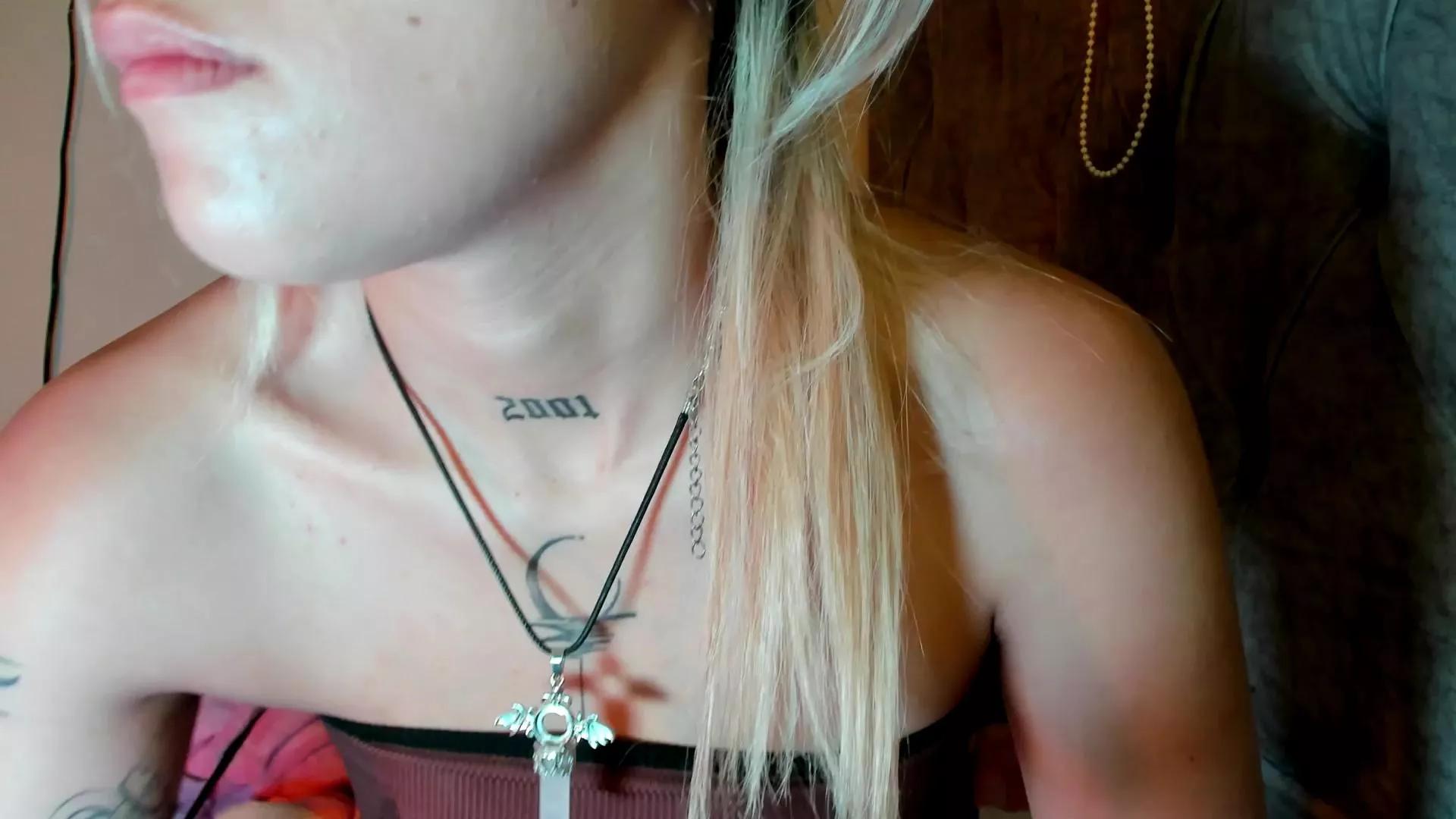 Offline Sabrina_Cole on Cam4