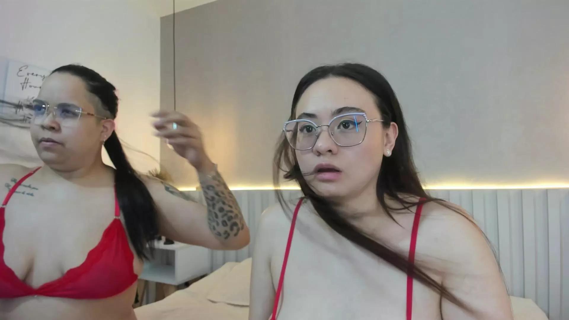 Offline saraandelliee on Cam4